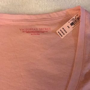 Victoria's Secret Tops - 🆕 Victoria’s Secret V-Neck Tee Victoria's Secret Tops - 🆕 Victoria’s Secret V-Neck Tee